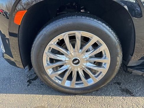 Used 2023 Cadillac Escalade ESV Premium Luxury image 23