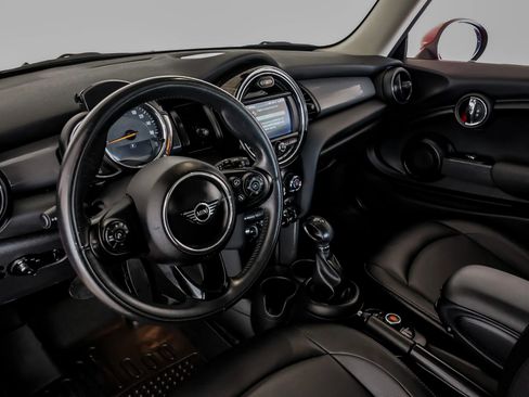 Used 2019 MINI Cooper 2-Door Hardtop FWD image 2