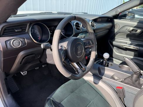 Used 2018 Ford Mustang Shelby GT350 w/ Convenience Package RWD image 17