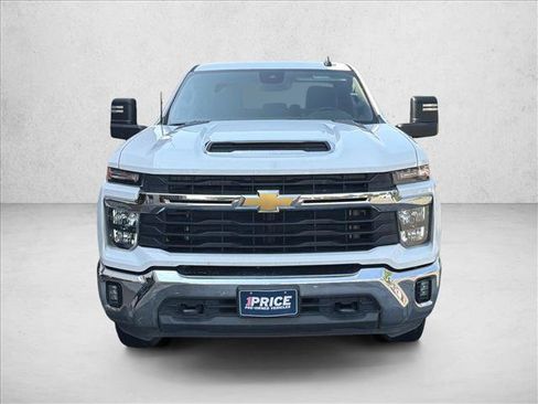 Used 2025 Chevrolet Silverado 2500 LT w/ Convenience Package AWD/4WD image 2