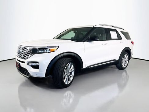 Used 2023 Ford Explorer Platinum w/ Technology Package RWD image 3