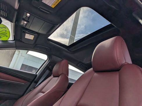 Used 2024 MAZDA MAZDA3 Hatchback w/Premium Plus Pkg image 18