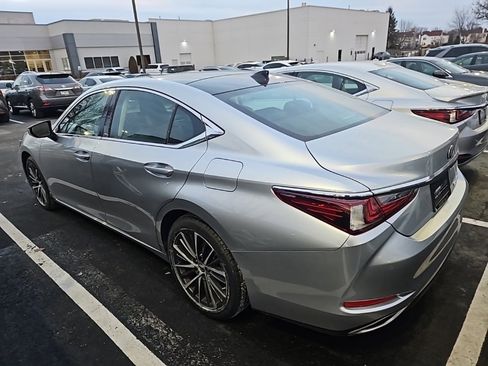 Certified 2023 Lexus ES 350 w/ Premium Package image 4