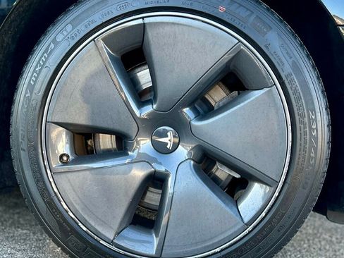 Used 2021 Tesla Model 3 Standard Range Plus image 31