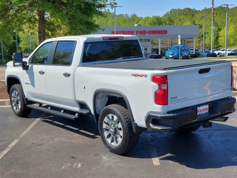 Used 2022 Chevrolet Silverado 2500 Custom w/ Custom Value Package AWD/4WD image 15