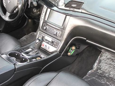 Used 2011 Maserati GranTurismo Convertible RWD image 38