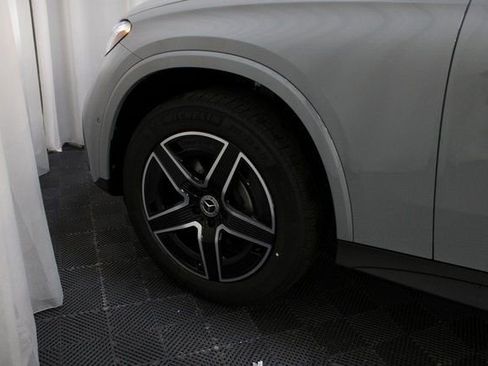New 2025 Mercedes-Benz GLC 300 4MATIC image 9