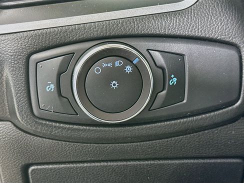 Used 2017 Ford Edge SE FWD image 9