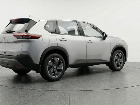 Used 2025 Nissan Rogue SV FWD image 9