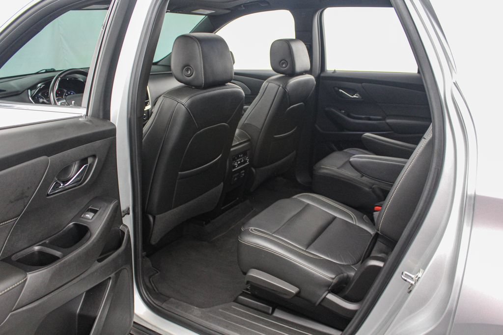 Used 2022 Chevrolet Traverse LT w/ LT Premium Package AWD/4WD image 21