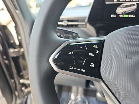 New 2025 Volkswagen ID. Buzz Pro S image 18