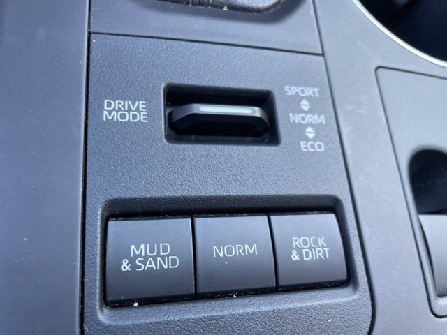 Used 2023 Toyota Highlander XLE AWD/4WD image 42