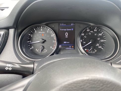 Used 2018 Nissan Rogue SV FWD image 18