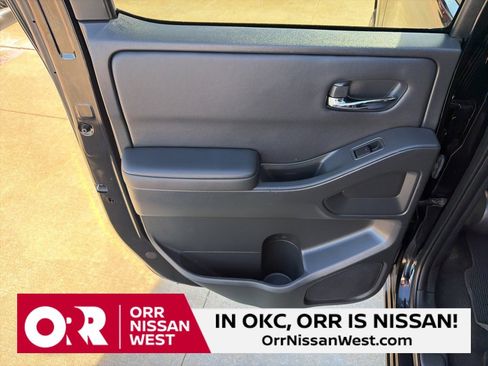 Used 2024 Nissan Frontier SV w/ SV Convenience Package image 14