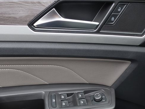 Certified 2023 Volkswagen Atlas Cross Sport SE w/ Black Wheel Package image 14