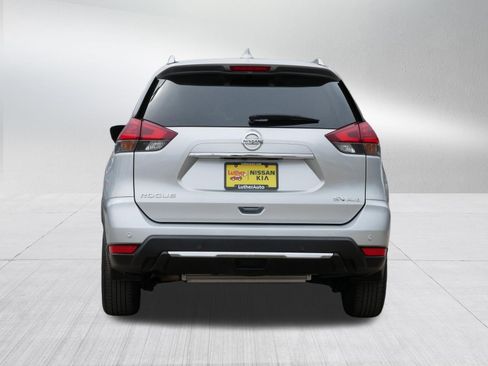 Used 2020 Nissan Rogue SV w/ Sun & Sound Touring Package image 6