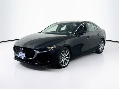 Used 2022 MAZDA MAZDA3 s FWD image 1