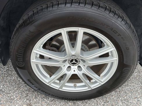 Certified 2025 Mercedes-Benz GLC 300 4MATIC image 10