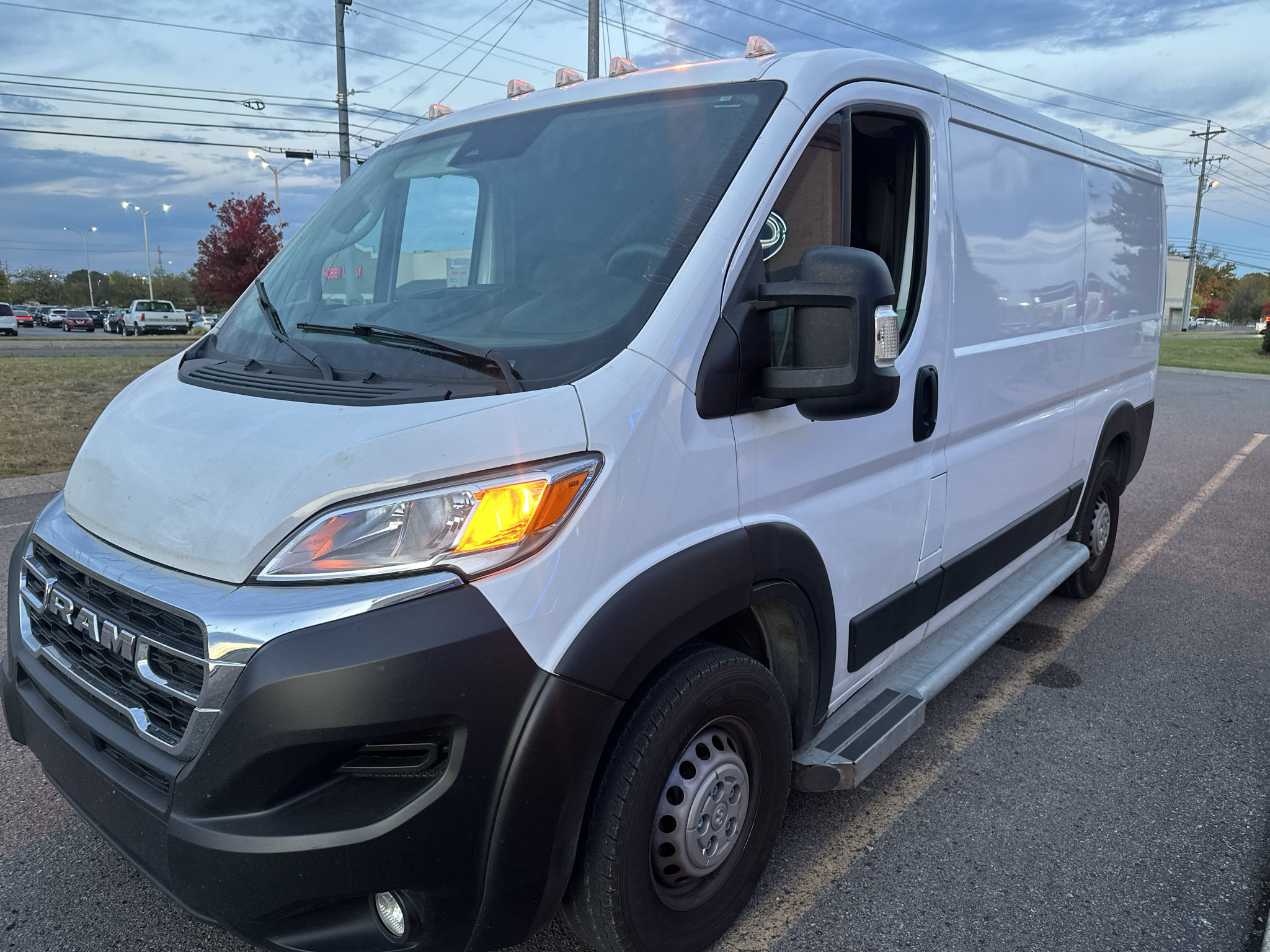 Used 2025 RAM ProMaster 2500 w/ U-Haul Equipment Group FWD image 8
