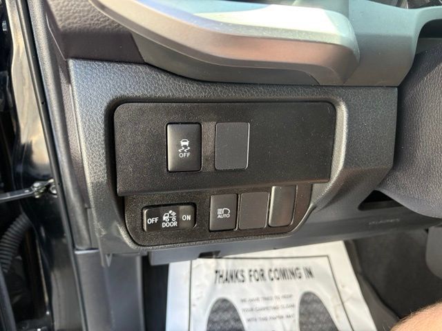 Used 2022 Toyota Tacoma SR5 AWD/4WD image 23