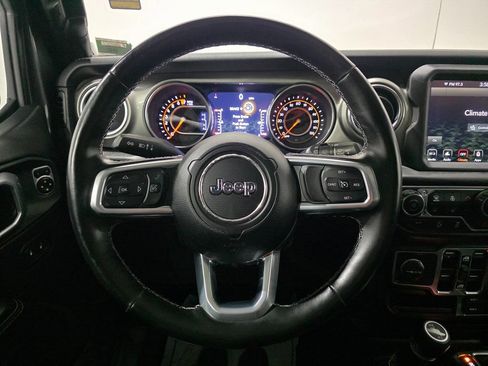 Used 2021 Jeep Wrangler Unlimited Sahara w/ Uconnect 4C Nav & Sound Group AWD/4WD image 5