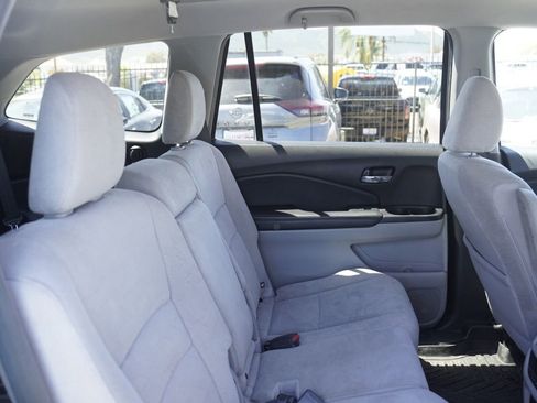 Used 2021 Honda Pilot EX image 18