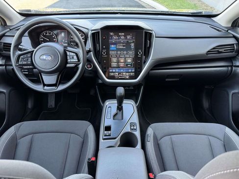 Used 2025 Subaru Crosstrek 2.0i Premium image 2
