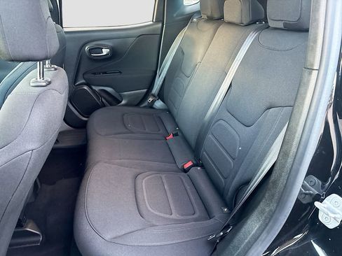 Used 2021 Jeep Renegade Latitude image 23