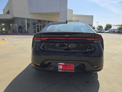 Used 2025 Toyota Prius XLE image 3