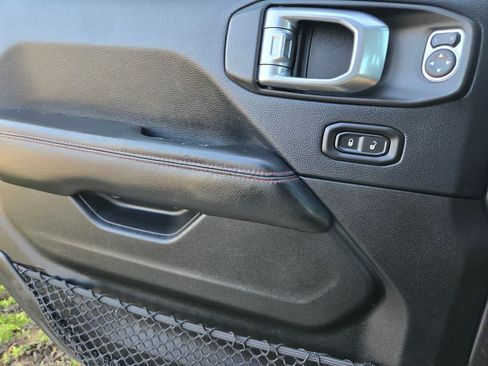 Used 2018 Jeep Wrangler Unlimited Rubicon w/ Steel Bumper Group AWD/4WD image 19