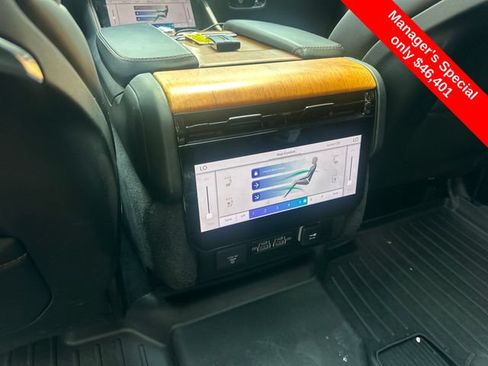 Used 2022 Jeep Grand Wagoneer Series III w/ Flexible Seating Group AWD/4WD image 19