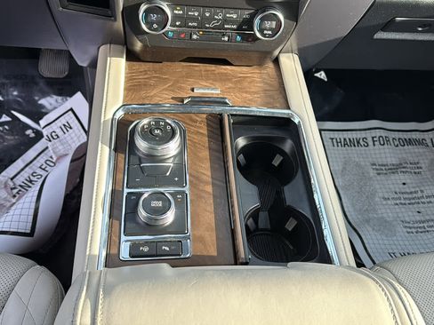 Used 2018 Ford Expedition Platinum image 22