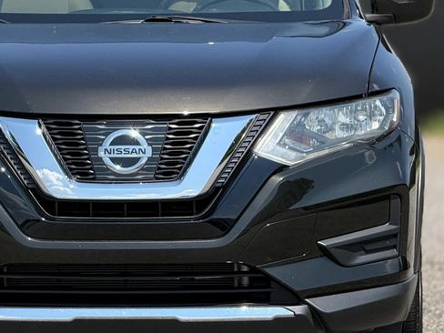Used 2017 Nissan Rogue SV w/ Sun & Sound Touring Package AWD/4WD image 12