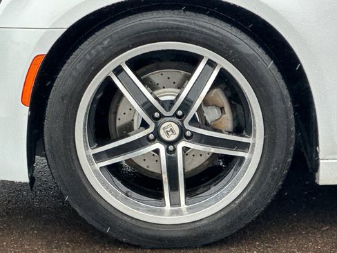 Used 2015 Chrysler 300 Limited image 23