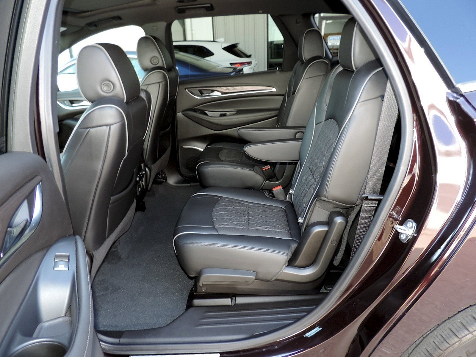 Certified 2022 Buick Enclave Avenir w/ Avenir Technology Package AWD/4WD image 21