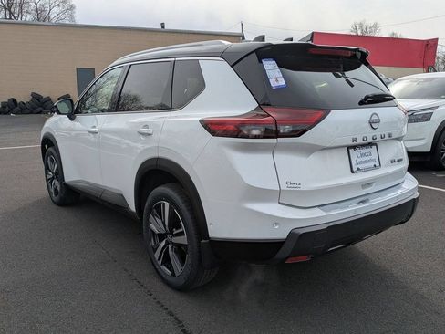 New 2025 Nissan Rogue SL w/ Tech Package AWD/4WD image 23