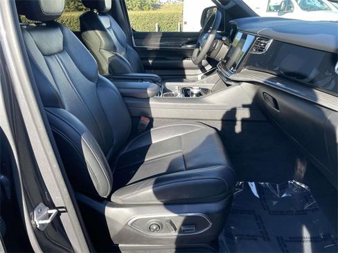 Used 2022 Jeep Wagoneer Series II w/ Premium Group I image 28