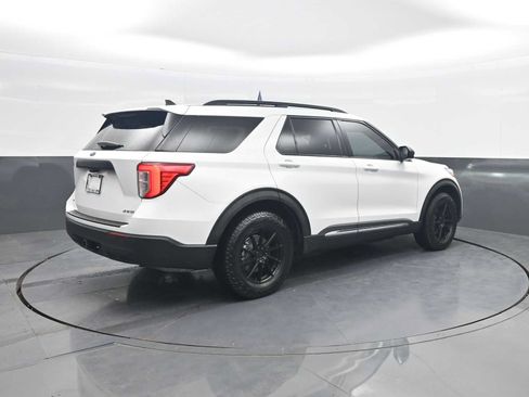Used 2021 Ford Explorer XLT w/ Class III Trailer Tow Package AWD/4WD image 8