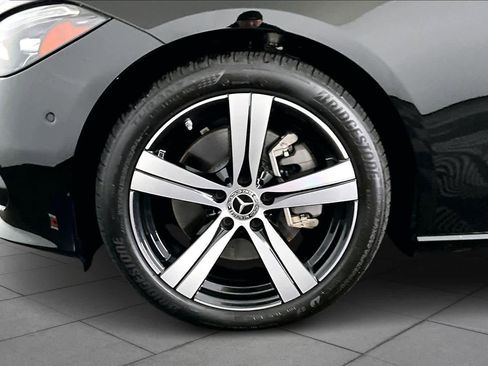 Used 2025 Mercedes-Benz C 300 4MATIC Sedan image 10