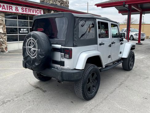 Used 2007 Jeep Wrangler Unlimited Sahara w/ Trailer Tow Group AWD/4WD image 7
