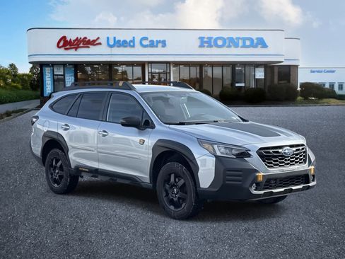 Used 2023 Subaru Outback Wilderness image 7