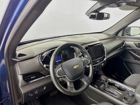 Used 2023 Chevrolet Traverse LT image 15