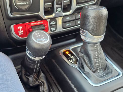 Used 2024 Jeep Gladiator Rubicon w/ Steel Bumper Group AWD/4WD image 22