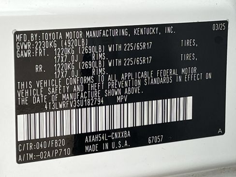 Used 2025 Toyota RAV4 LE AWD/4WD image 28