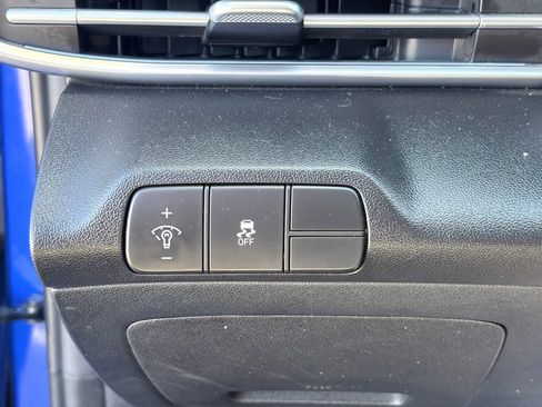 Used 2024 Hyundai Elantra Limited FWD image 24