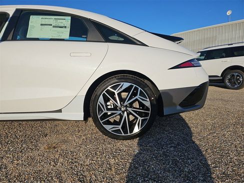 New 2025 Hyundai Ioniq 6 SEL image 32