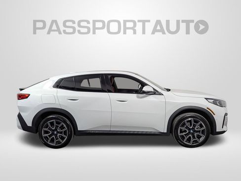 Used 2025 BMW X2 xDrive28i w/ Technology Package image 7