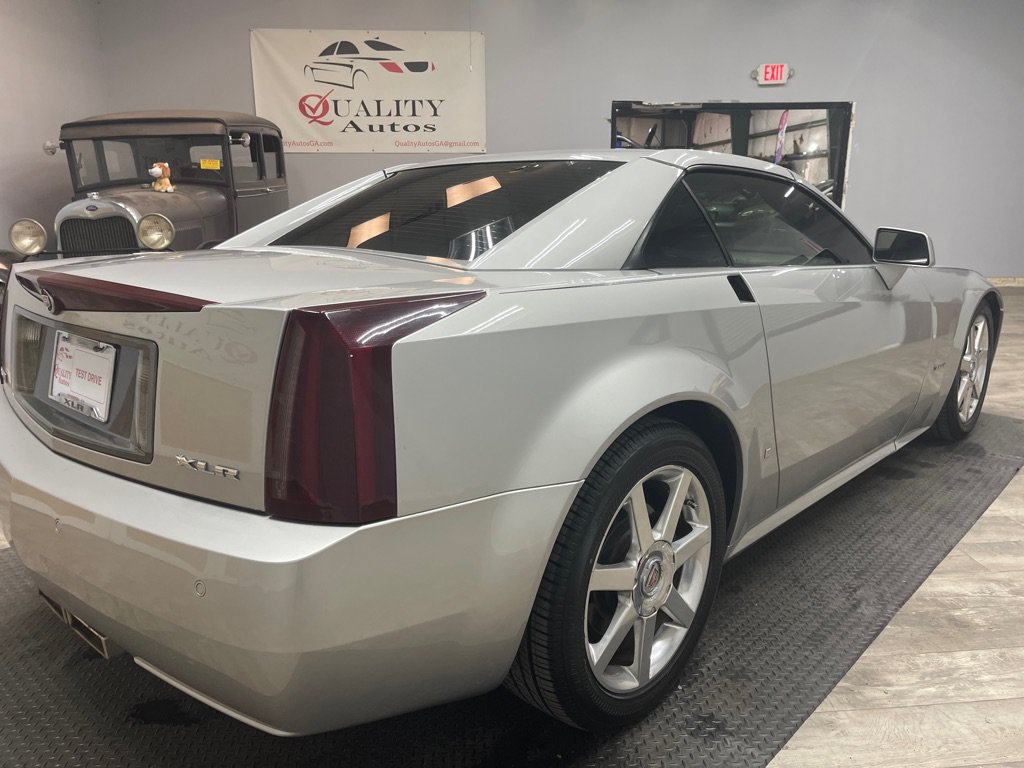 Used 2006 Cadillac XLR RWD image 14