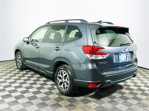 Used 2020 Subaru Forester Premium image 6