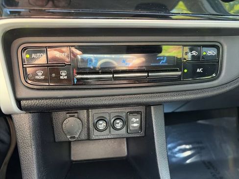 Used 2019 Toyota Corolla LE FWD image 19
